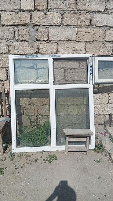 pendir: PVC pəncərə bloku - Material: ağ rəngli PVC profil - Konfiqurasiya: 4 — 1