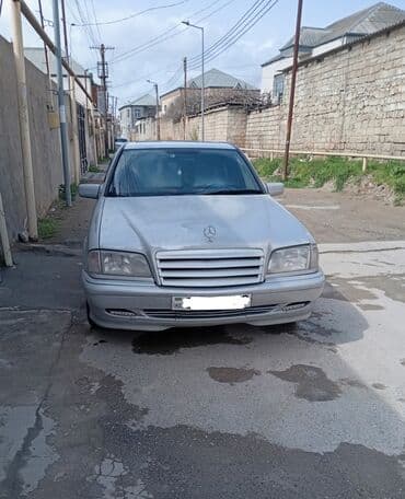 Mercedes-Benz C 180: 1.8 l | 1995 il Sedan