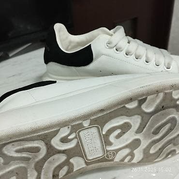 krosofka: Məhsul: Alexander McQueen Oversized Sneaker (ağ/qara) - Rəng: ağ üst — 2