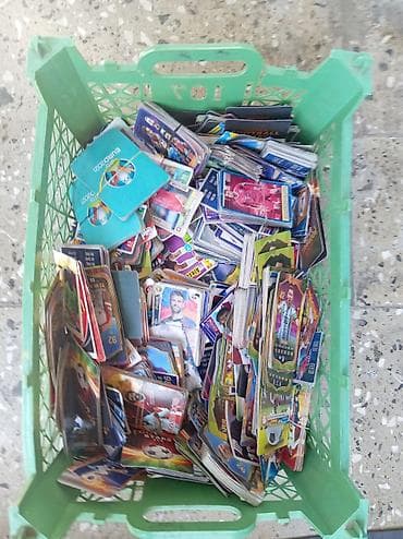 Salam illərdir yığdığım kartları satıram 5 minə yaxın kartım var real — 9
