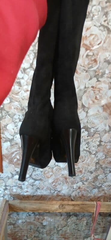 qəhvəyi qadın botilyonu: Qadın qışlıq bot – qara, qalın dabanlı Baha almışdıq,hansi magazanidi — 3