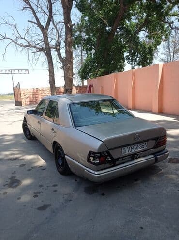 turbo az c class: Mercedes-Benz 230: 2.3 l | 1990 il Sedan — 5
