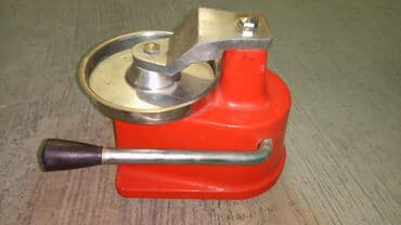 kafel kuxna ucun: Пресс для мяса. Использованный в хорошем состоянии. диаметр 14 см — 2