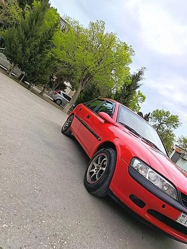 Opel Vectra: 1.8 l | 1997 il 35000 km Sedan