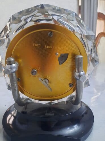 Sikkələr: Xrustal sover saati Majak adli elage nomre — 2