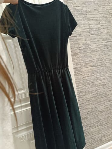 Qadın ayaqqabıları: Qara məxmər don - Material: yumşaq, işıqda parıltı verən məxmər - — 2