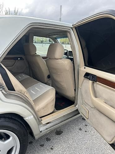 mercedes sukan: Mercedes-Benz W124: 2 l | 1994 il Sedan — 10