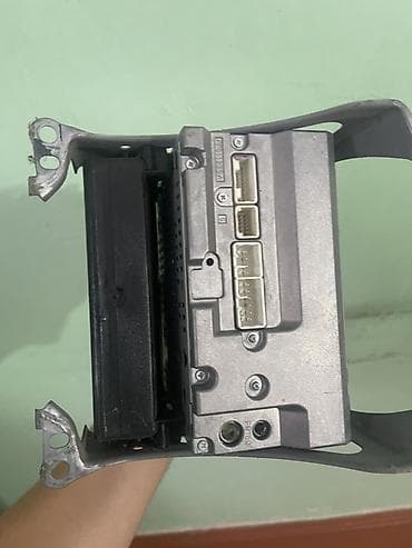 iphone 7 plus 2 el: Toyota orijinal avtomobil maqnitafonu (head unit) – ikiqat DIN ölçülü — 4
