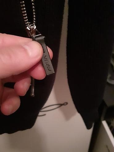 jaket kişi: Gencede satilir orginal AVVA kişi kardiqanı Turkiye istehsalidir 55azn — 10