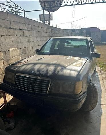 volkswagen polo 1: Mercedes-Benz sedan (W124 kuzov) - Kuzov: sedan, qara rəng - Kuzov — 1