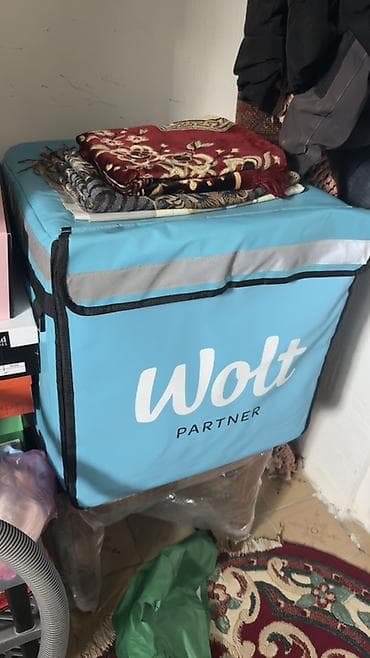 Wolt kuryer çantası – böyük ölçülü, izotermik daşıma çantası. •