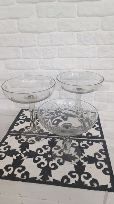 meyve qabı: Vaza, meyvə qabı her biri 10 manat (shushe, sovet) — 2