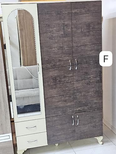islenmis dolab: İşlənmiş, 3 qapılı, Güzgülü, Qəhvəyi, Taxta, Açılan, Düz dolab — 1