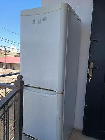 2 qapılı Indesit Soyuducu Satılır, rəng - Ağ
