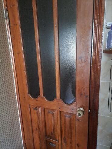 taxtalar: Ev qapsi,taxtadan.4 dene qapdi. Biri 70 m — 3