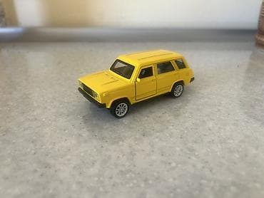 Sarı rəngli metal miniatür of-road avtomobil modeli - Korpus: metal