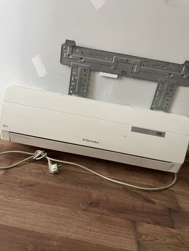 kondisioner qiymeti: Kondisioner Electrolux, İşlənmiş, 40-45 kv. m — 3