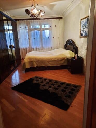 məhəmmədi kirayə: Qaraev metrosunun yaxınlığında 5 mertebeli binanın 3-cu mərtəbəsində — 5