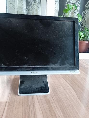 ekran a50: BenQ E90HD LCD monitor - Model: BenQ E90HD (arxa hissədə etiketdə — 3