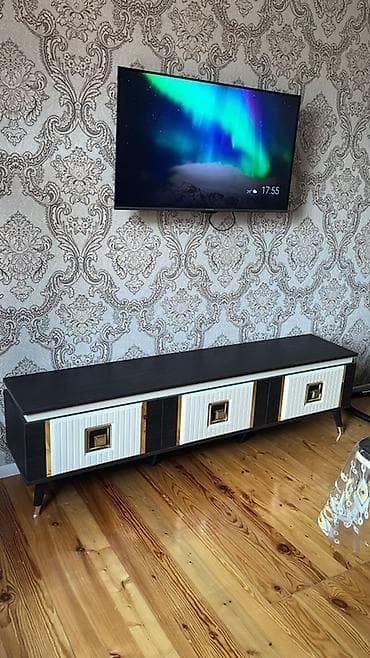 taxd: Düz TV altlığı, Polkalı, Taxtalı — 1