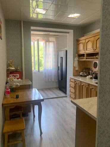 keşlede kiraye evler 2024: Bakı, 4 otaqlı, Köhnə tikili, m. Xalqlar Dostluğu, 110 kv. m — 9