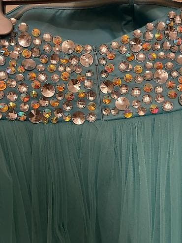 Zümrüd-mavi rəngdə uzun ziyafət geyimi - Üst hissə: büst hissəsi tam — 2