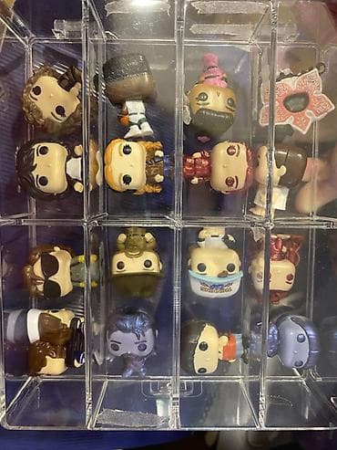 Kinder joy stranger things Şəffaf çoxbölməli sərgiləmə qutusu var 16