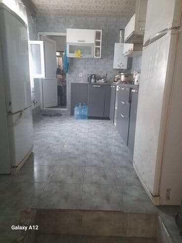 qala kiraye evler: Xirdalan seheri kiraye ev verilir iki mertebe evin birinci mertebesi — 1