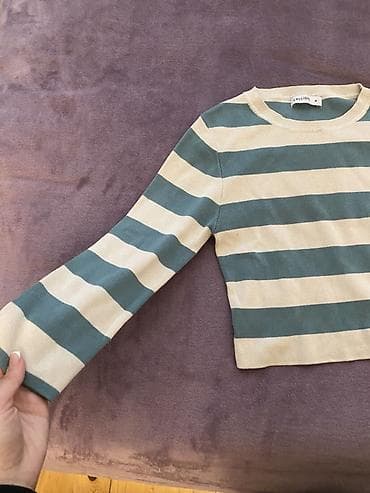 pull and bear: Sviter, M — 2