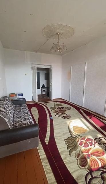 ağ şəhərdə evlərin satışı: Satılır: 3 otaqlı mənzil + mətbəx + 2 eyvan(balkon) Ponarama Mənzərə — 1