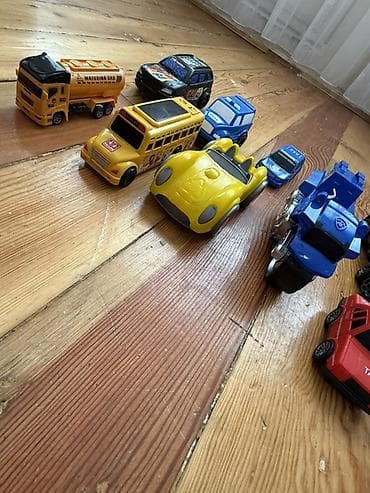 çap maşını: Uşaq üçün oyuncaq avtomobil dəsti - Ümumi say: 12 ədəd - Növlər: yük — 2