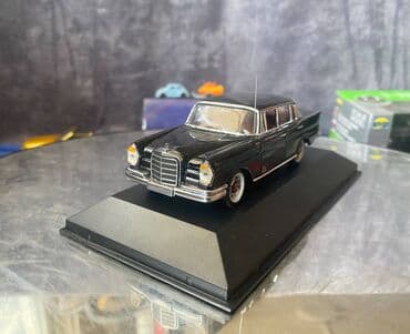 metbex tavan modelleri: Коллекционная модель Mercedes-Benz 220SE W111 black 1959 Vitesse — 1