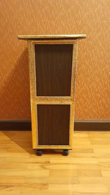 столик для кровати: Postafka telfonucun 50 azn — 1