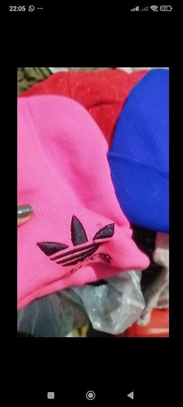 fendi cantalar: Qış üçün papaq və kepka kolleksiyası - İsti trikotaj papaqlar — 2
