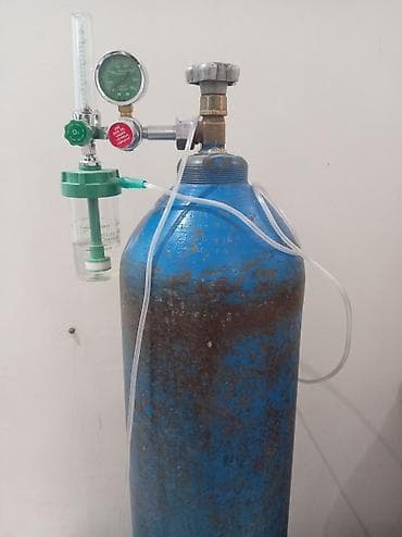 tibbi oksigen aparati: Tibbi oksigen balonu və avadanlığı - Metall oksigen balonu (mavi — 1