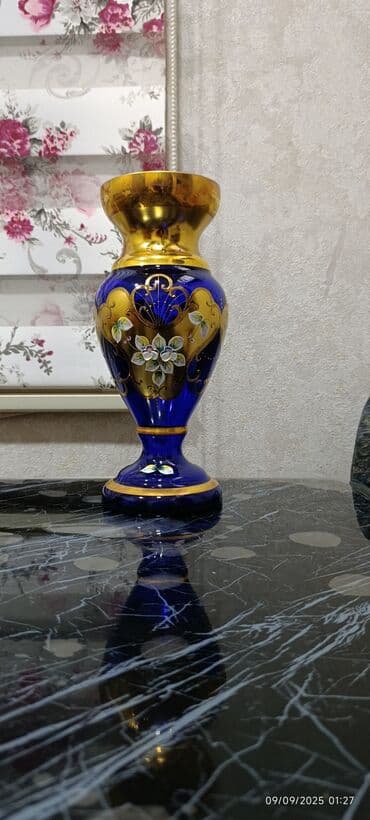 Bir vaza, Bogem şüşəsi