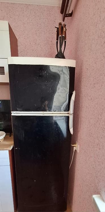 samovar satisi: İşlənmiş 2 qapılı Beko Soyuducu Satılır, rəng - Qara, Dispenserli — 1