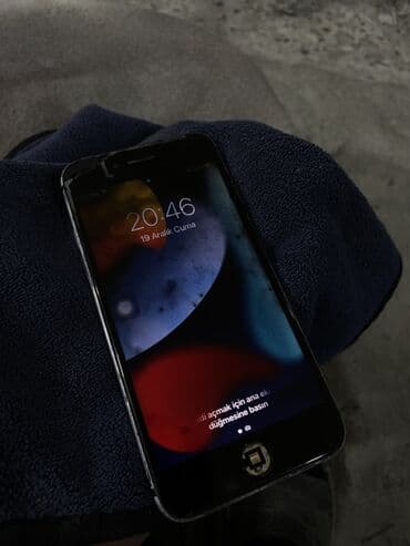 IPhone 7, 128 GB, Qara, Qırıq