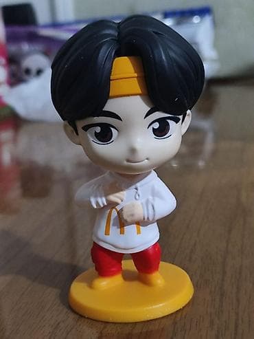 Книги и журналы: Məhsul: McDonald’s x TinyTAN “Jin” fiquru seti — 2