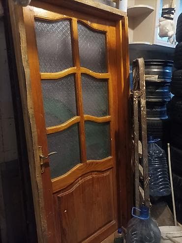 seyfi qapi: Taxta iç qapı – şüşəli dizayn - Material: təbii ağac (rəngi bal/qoz — 1