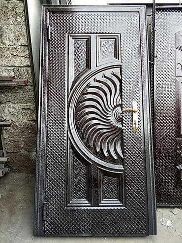 lis demir: Metall qapılar – dekorativ naxışlı, üst şüşə pəncərəli modellər — 7
