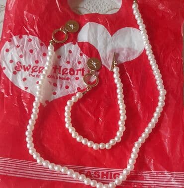 İnci aksessuar dəsti - Tərkib: süni inci muncuqlardan hazırlanmış