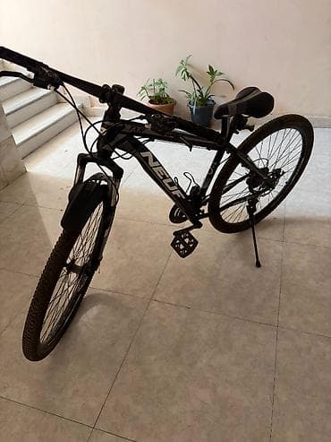 velosiped boyuk: Salam. Neuf TXR 29 dağ velosipedi satıram. 29-luq böyük təkərləri var — 3