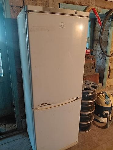 Soyuducular: Indesit ikiqapılı soyuducu - Brend: Indesit - Tip: iki bölməli — 1