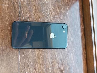 macbook pro m4 pro: IPhone 8, Qara, Simsiz şarj — 1