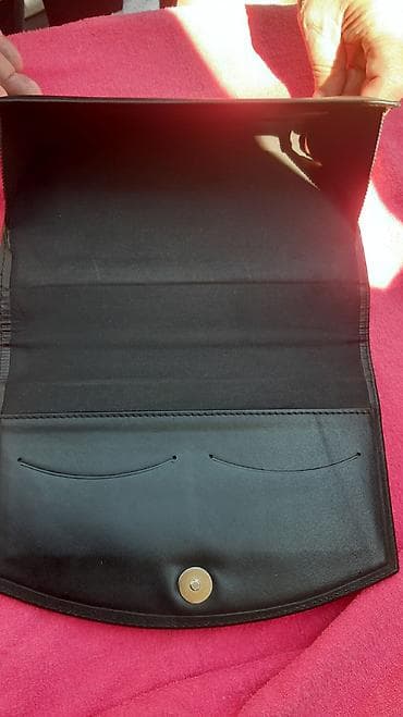 neodyum maqnit: Mercedes-Benz orijinal sənəd/kart qalxanı - Rəng: qara - Material — 2