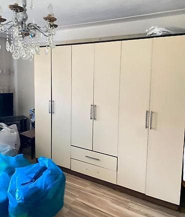 6 qapili dolab tecili 200 man Sumqayitda satilir. (9249Fdn.İl) Sebine — 1