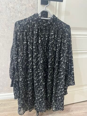 коктейльные платья в баку: ZARA WOMAN 

- Ölçü: EUR S / M — 2