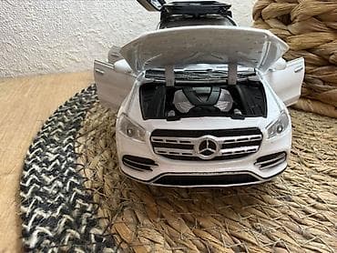 real gitara: Mercedes-Benz GLS modelinin metal oyuncaq maşını. Qapıları açılır — 1