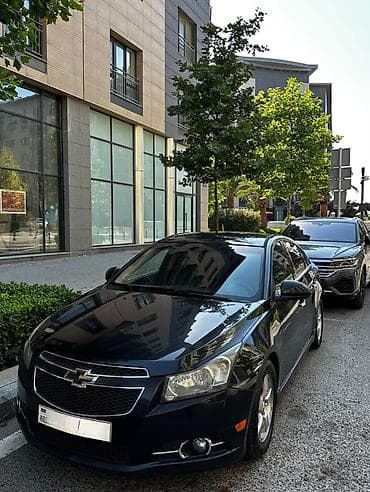 muherrik qoruyucu: Chevrolet Cruze sedan – şəhər və magistral üçün komfortlu və etibarlı — 4
